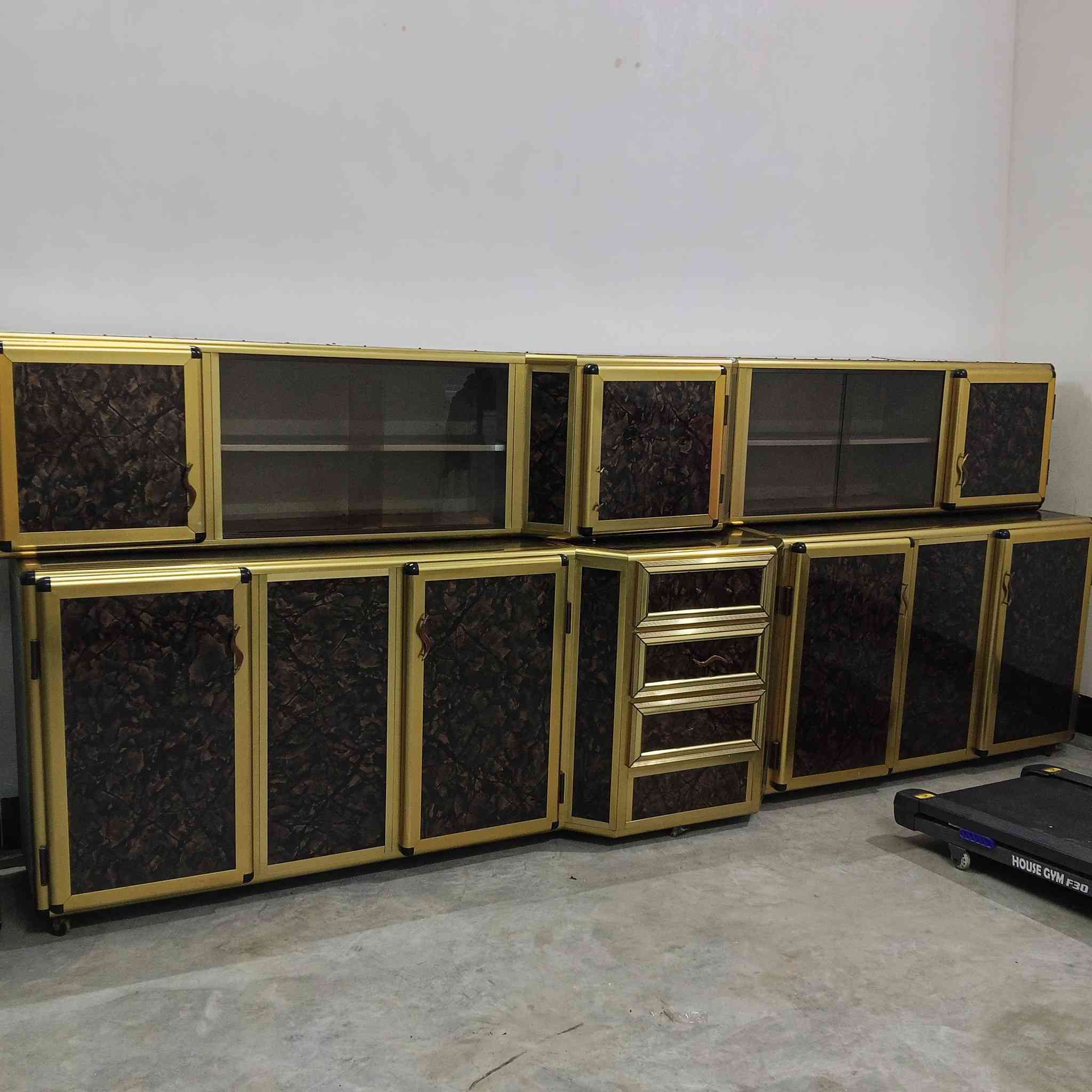 كونتر 3 متر ونص سنك 2 متر السعر 375 الشراي يتصل مكلف بنشر ***********
