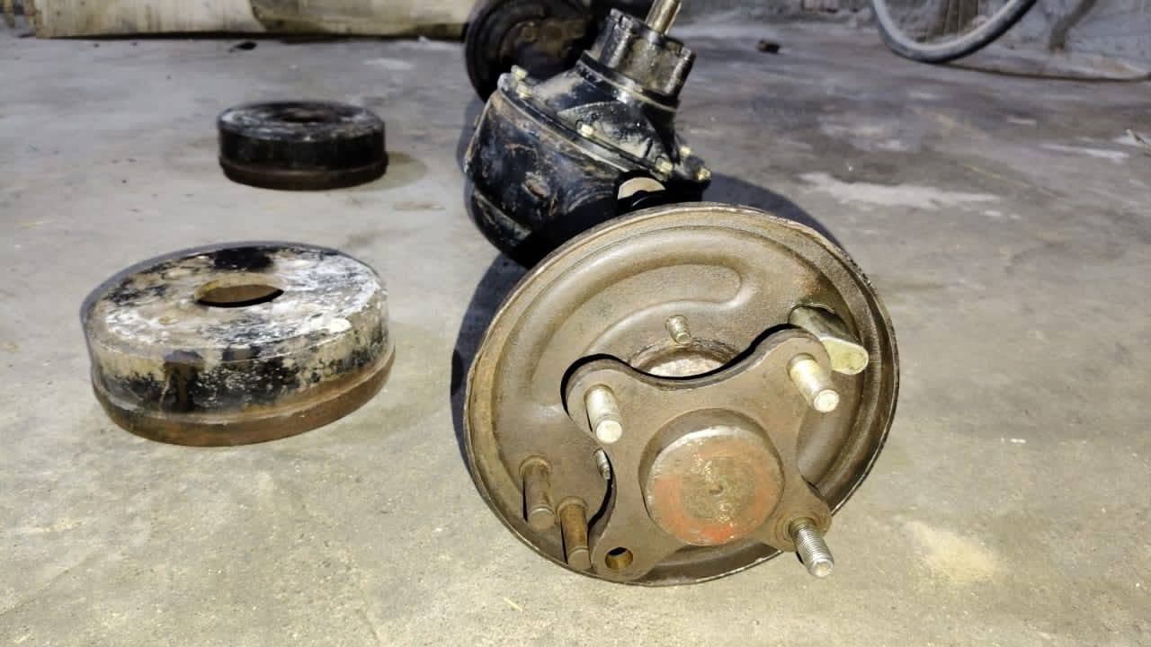أكسن ستوته البيه نضيف 
السعر 60 وبي مجال 
التواصل عبر هاف الرقم 
***********
الموقع العماره
