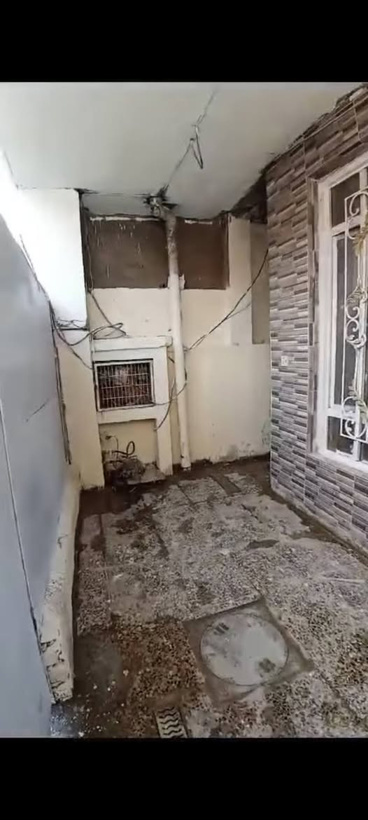 مستعجل على بيعيته طاب وصرف يبيع خلف الوجبه السريعه
لبيع خلف الوجبه السريعه 
بيت للبيع.
مستعجل على بيعيته طاب وصرف يبيع خلف الوجبه السريعه
لبيع خلف الوجبه السريعه 
بيت للبيع – مساحة 105م² – 
عليكم السلام
بيت للبيع – مساحة 105م² – 
🔹 المساحة: 105 متر
🔹 النزال: 14 متر
🔹 الواجهة: 6.25 متر
🔹 البيت يمتاز بمدخلين + شقة منفصلة خارجية
تفاصيل الطابق الأرضي:
استقبال واسع 5×5
مطبخ مفتوح على صالة مريح
غرفة نوم 4×5
تفاصيل الطابق الثاني:
غرفة نوم بنفس قياس الأرضي 4×5
غرفة ثانية 3×4
الشقة المنفصلة (خارجية):
صالة
غرفة نوم
منعزلة تمامًا عن البيت وتناسب السكن أو الإيجار
للاستفسار ***********ام دعاء.وقت الاتصال من الساعه التاسعه صباحا الى الساعه العاشرة مساء رجائ
