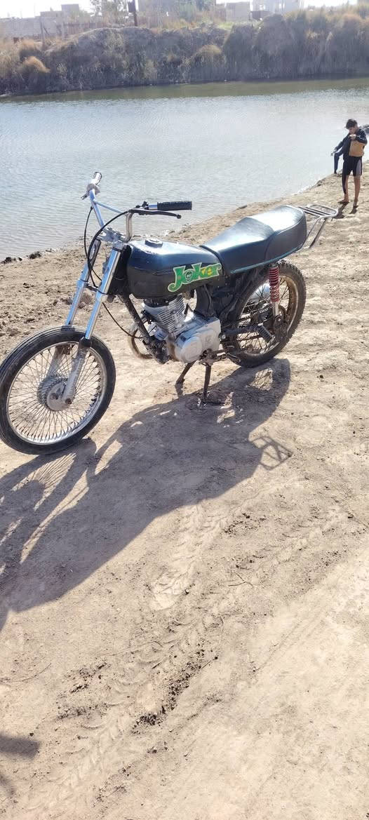 دراجه البيع كلكك كلك  غراض نصه جدد مكان دوانيه الحمد شويه الكدام   فول دراجه مامفتوح مديل 21 تعمير بيها غراض مال نامه توني شديتهن وما مغسوله دراجه ملاحضه يعنه هاي السعر 300 وبيها مجال قليل كلش رقم ***********
