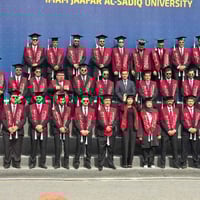 زي التخرج • حجز • ملابس