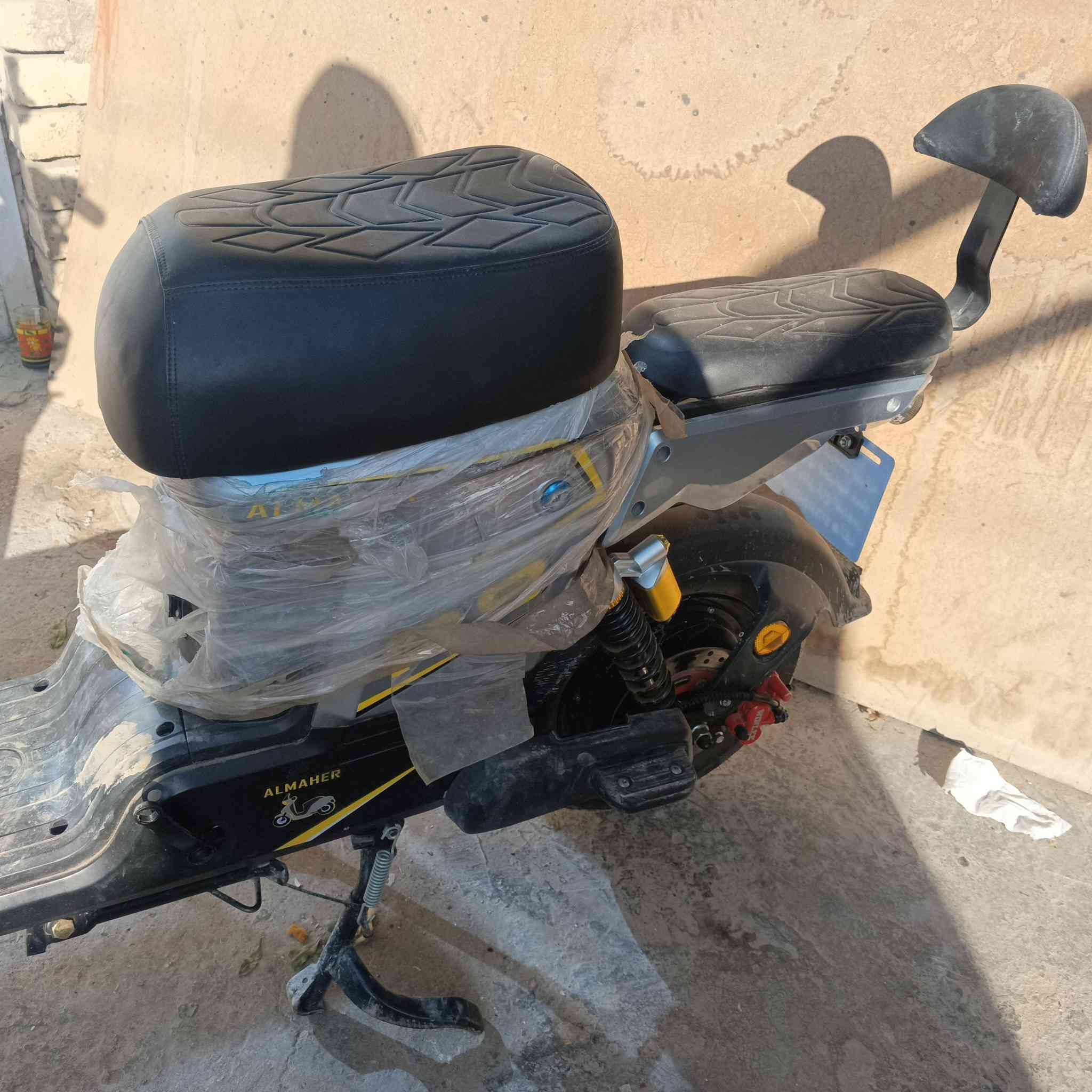 سلام عليكم 
دراجة شحن 
نوع: R9
ملف 1200
تمشيك90كيلو
الدراجة نضيفة
وصارلها شهر من نزلت من الصدرية
مستعجل على بيعتها والسعر عالخاص 
او على الرقم‏‪***********‬‏
