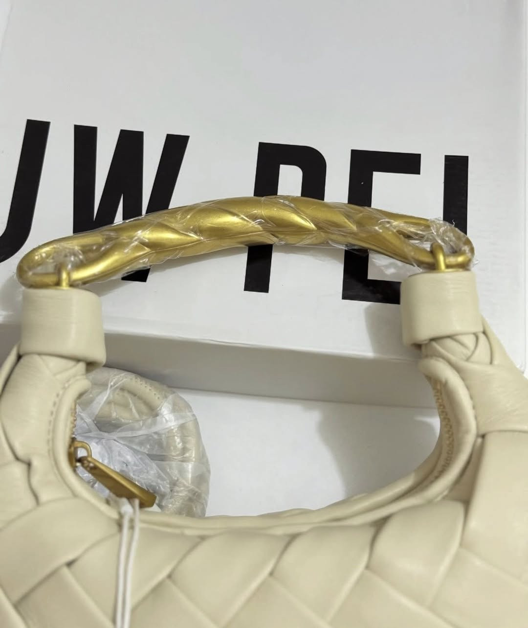 توفرت جنطة ماركة JW PEI


**إذا كنت صاحب هذا الإعلان وتريد حذفه لأي سبب، رجاءا أرسل رسالة إلى الدعم الفني**