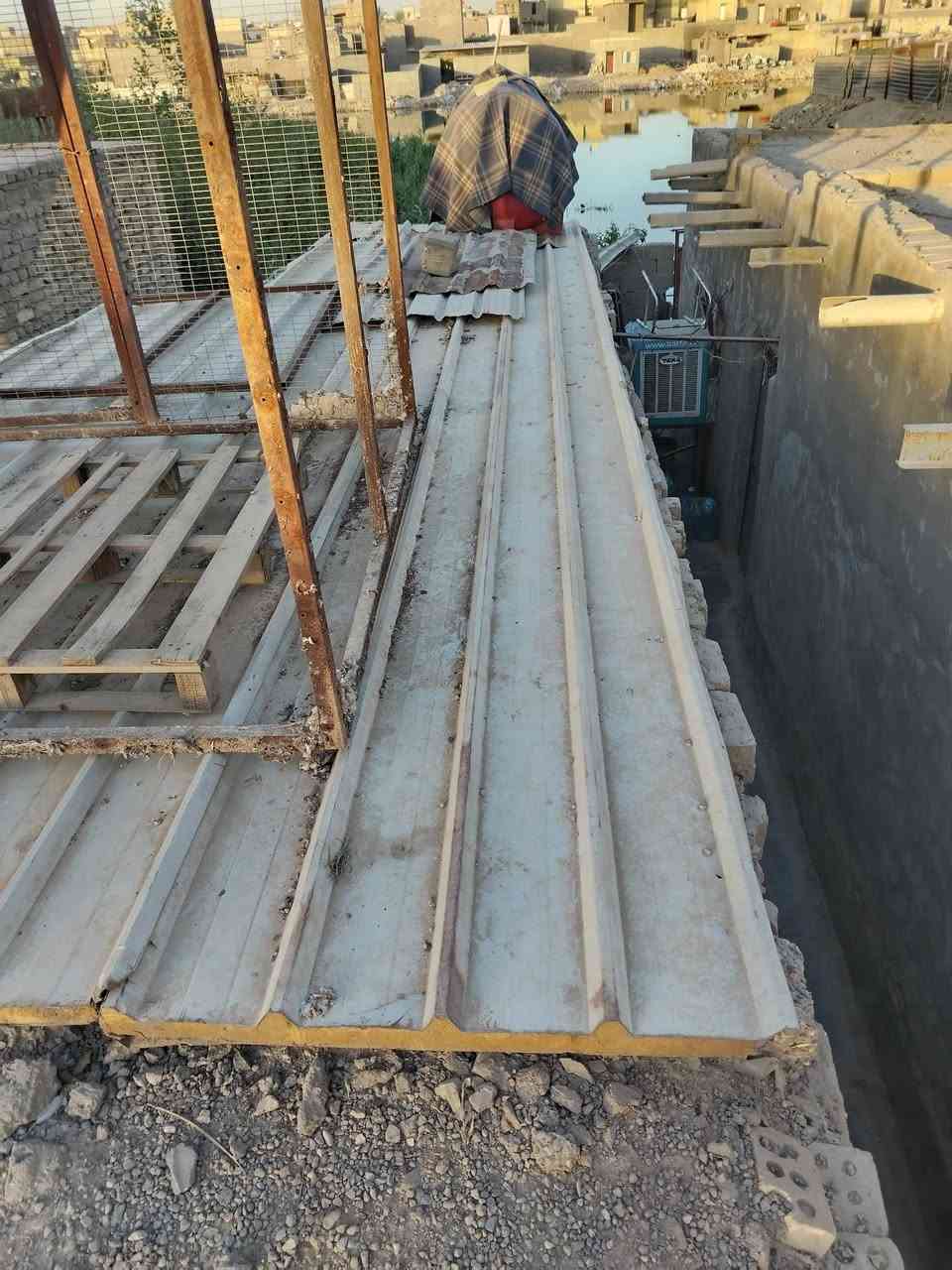 السلام عليكم سندويج للبيع كما موضح بصوره مكاني مدينه الصدر *********** متر ب٦
