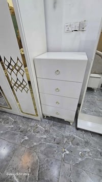 غرفة ٩ قطع • نضيفه • شد ونقل مجاناً