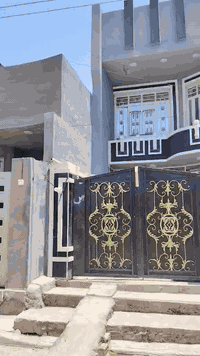 بيت مساحه ١٢٥ متر طابقين ٣ غرف نوم بغداد المحموديه حي الشهداء كدامه تشجير  السعر ٨٨ وبي مجال للطيبين 
الامراء للعقار *********** واتساب ***********
