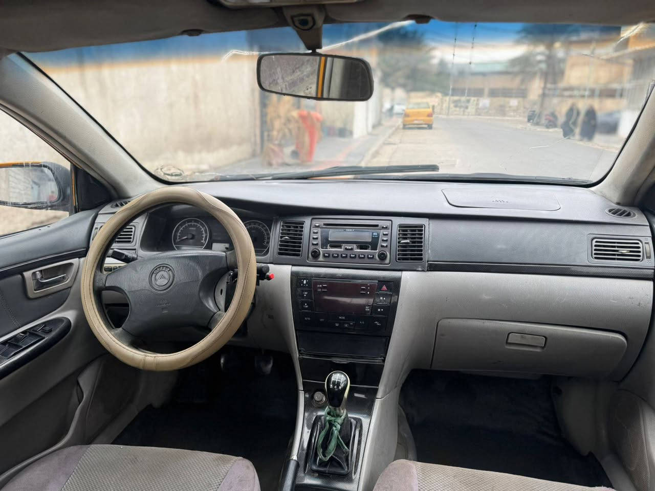 للبيع جيلي موديل 12 مصفرة هيئة وغرامة  تحويل مباشر شرط السعر 25  تبريد شغال ثلج مكانها بغداد الاتصال ***********
