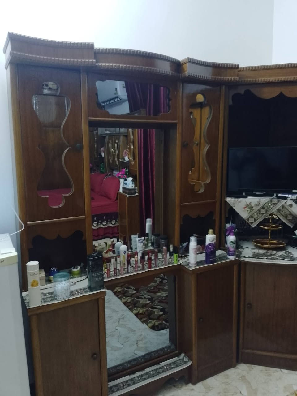 السلام عليكم ورحمة الله وبركاته.
غرفة أخشاب للبيع كاملة كما موضح بالصور 

السعر 750الف

التواصل مع الأرقام الآتية:
***********
***********
