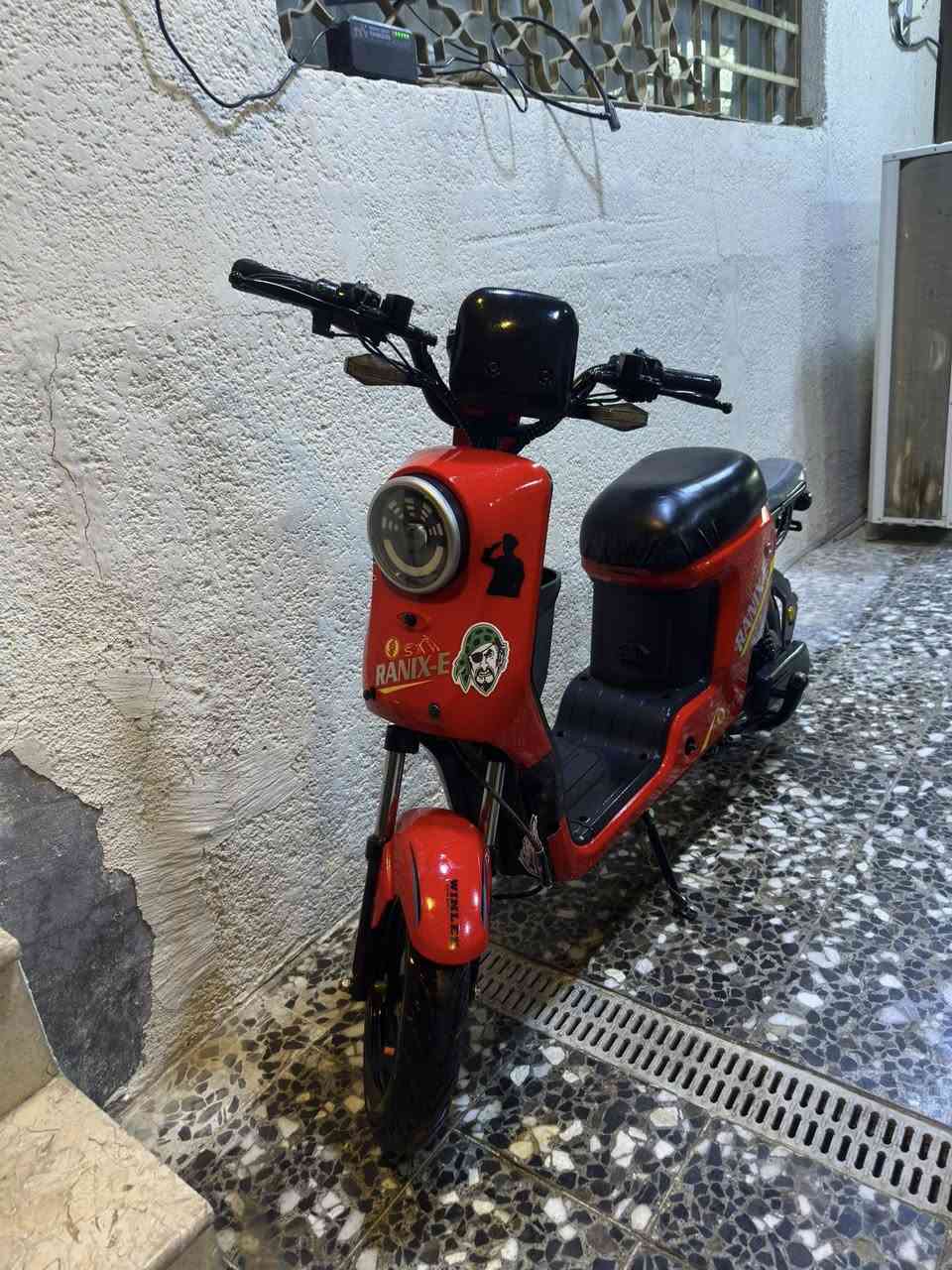 السلام عليكم بايسكل شحن ار 10 للبيع كلشي شغال بي وكلشي مامبدل بي السله والمرايات والتجوه والشاحنه موجودات والبايسكل بلباكيت خمس بطاريات والبطاريه 20انبير الوحده الرقم***********وتساب والسعر 425وبي مجال لطيبين
