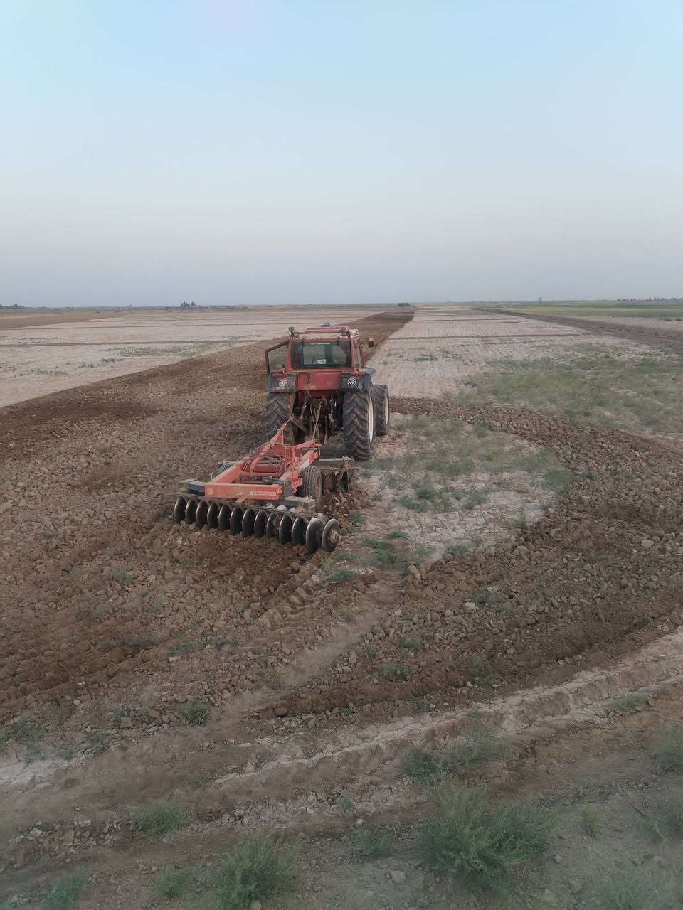 سلام عليكم مكينه البيع 160 گير عادي بك بل صفحه كسن بارز تكمه عريظه مكينه جاهزه *********** شاصي ابو الحنيه معه دسك حجم24الستفسار
