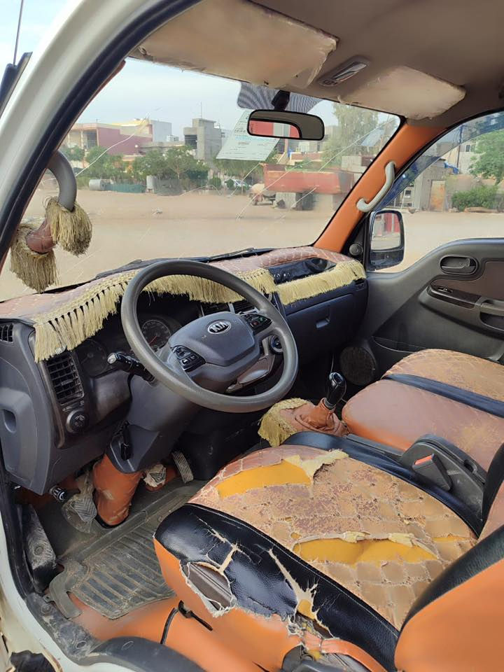 السلام عليكم
كيا حمل للبيع 2016 مكفوله كفاله 

عامه ما عدا باب السايق مبدل 

السياره ماشيه 140

رقم بغداد السعر 85 وبيه مجال بسيط

الرقم للاستفسار 

***********

***********
