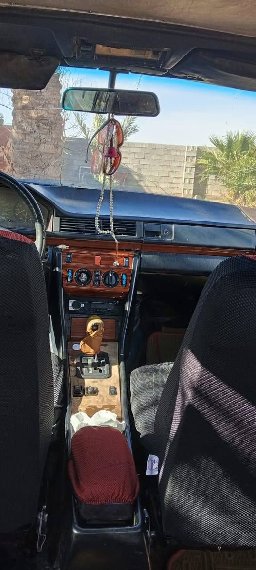 سلام عليكم مارسدس رقم بغداد موديل ٩٢ محرك بطه 3000كير محرك جديد سياره جاهزه من كلشي مكانه ديالئ سنويه 28 تحويل مباشر سعر 46 وبي مجال هذا رقمي ***********
