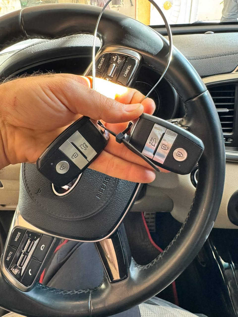 كيا سورنتو خليجي
موديل ال٢٠ 
لون ابيض 
٦ سلندر ٧ راكب 
دبل شباك 
فوووووول مواصفات بدون فتحة 
بصمتين: تشغيل وتقفيل 
بردات خلفية اصلية 
الباب الخلفي كهرباء 
كشنات مخمل 
كشنات ٢ كهرباء 
شاشة كبيرة اندرويد 
جي : بي: اس : خرائط طرق 
كامرة خلفية اصلية 
حساس امامي وخلفي 
مري شفط مع القفل 
تحكم استيرن فول 
حاكية : ابلوتوث: اوكس 
كيجات السرعة زئبقية 
شاشة الدشبول الكترونية 
نظام ايكو درايف 
نظام سبورت ورياضي وعادي 
تبريد ابيانو لمس 
تبريد ٣ قطع ثلج 
مانع انزلاق وانحدار 
اضواء ترحيب بليدات 
علامة سورنتو بلدوسة 
لد امامي وخلفي 
لايت زنون اصلي 
اشاير بلمري 
يدات نيكل اصلي 
ويل اكروم ١٩
تخم تاير جديد  
ماشية 56 الف اصلي 
لايت ٥ عدسات 
كير ومكينة وصدر وحدادية وتبريد كفالة عامة
كفالة بدون قطرة صبغ وبدون ضربة وتبديل بيه بارد بالباب سايق خفيف
سيارة جديدة ومال بيت مابية 
اي نقص 
الرقم الدولي الجديد/ هزة جديدة/ سنوية جديدة 
البصمة الثانية ممستخدمة// 
السعر $

***********
