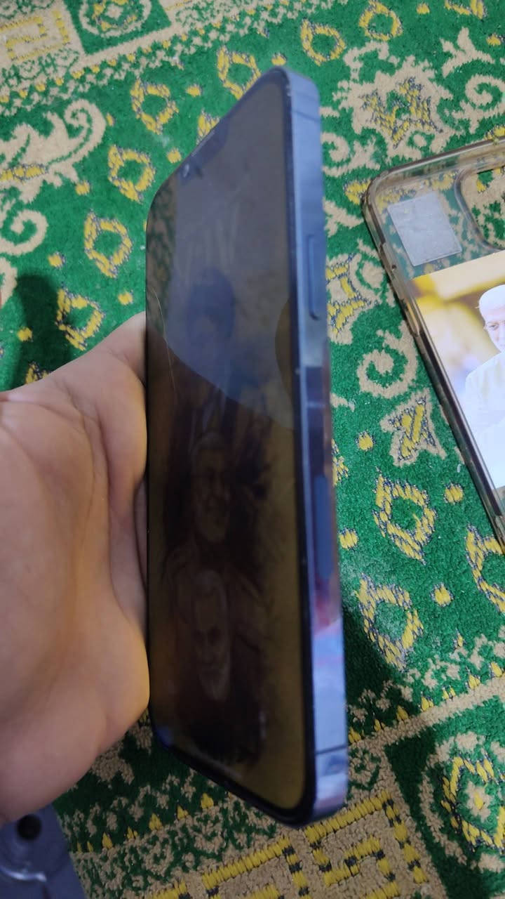 السلام عليكم
ايفون 13 برو ماكس 
ذاكره عملاقه 1000 تيره 
الجهاز قطع اصليه من ابل يعني امريكي 
تفاصيل واضحه مكاني مدينة الصدر
***********
