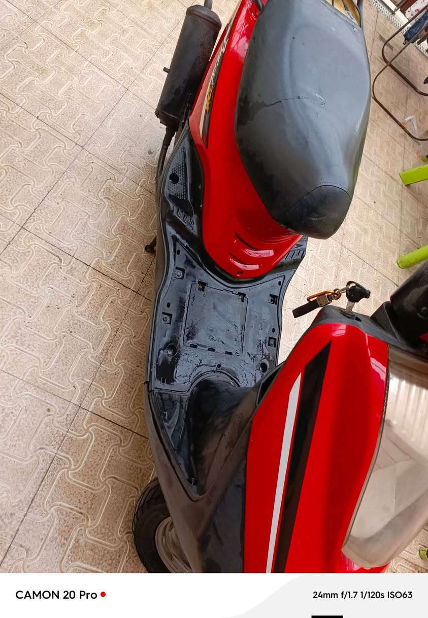 سلام عليكم دراجه بريز كابريتر اللبيع ***********  دراجه شوفت عيونك حلو بدلت بيه مكينه كامله كهربائيات كله شغاله نقصه باتري واير كيلو متر واير بريك امامي نضيفه جدا سعر 450 وبيه مجال مكان كربلاء المقدسة شراي تعال خاص مو شراي اعبر منشور
