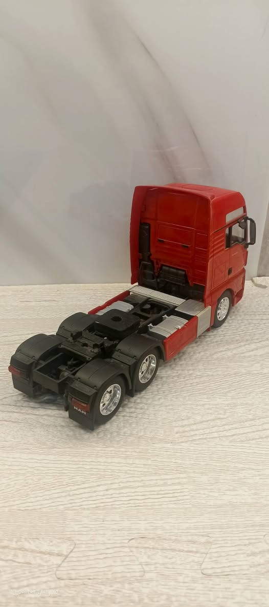 السلام عليكم متاح
مان من شركة ويلي حجم 1/32
تواصل خاص او عله هاذه الرقم
‏‪0774 116 2352‬‏
مع الشكر والتقدير،،،،
