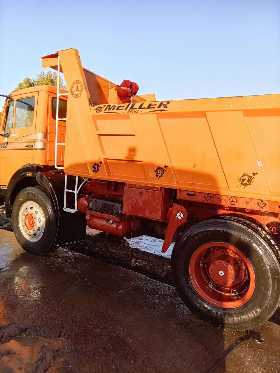 سلام عليكم البي للبيع موديل 76 راس اصل مكينه 38 كير 25 السياره جاهزه للعمل مكان السياره بغداد رقم السياره نجف بسمي لتواصل ول الاستفسار ***********
