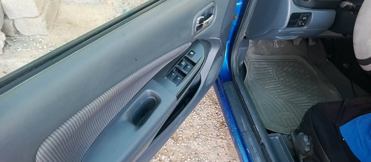 للبيع ادوات كصه جديده ماشيه 180 الف كير عادي 
الباقي فول تحكم استيرن مري شفط تبريد بيانو 
جاهزه 
السعر 35 
***********
