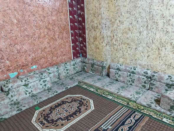 سلام عليكم جلسه عربيه كامله للبيع نضيفه سعره 125 وبيه مجال قليل للشراي عنواني الحسينيه ***********
