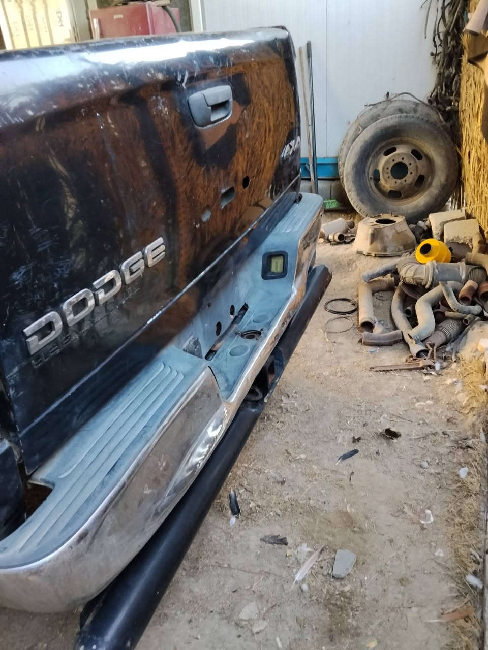 السلام عليكم رام 2006 مكينه كاز 6 سلندر كمنز 102 سياره گير عادي بلادي دبل تاير خلفي سياره جاهزه كهربائيات فقط السعر 43 مكاني ناصريه مركز *********** وبي واتساب
