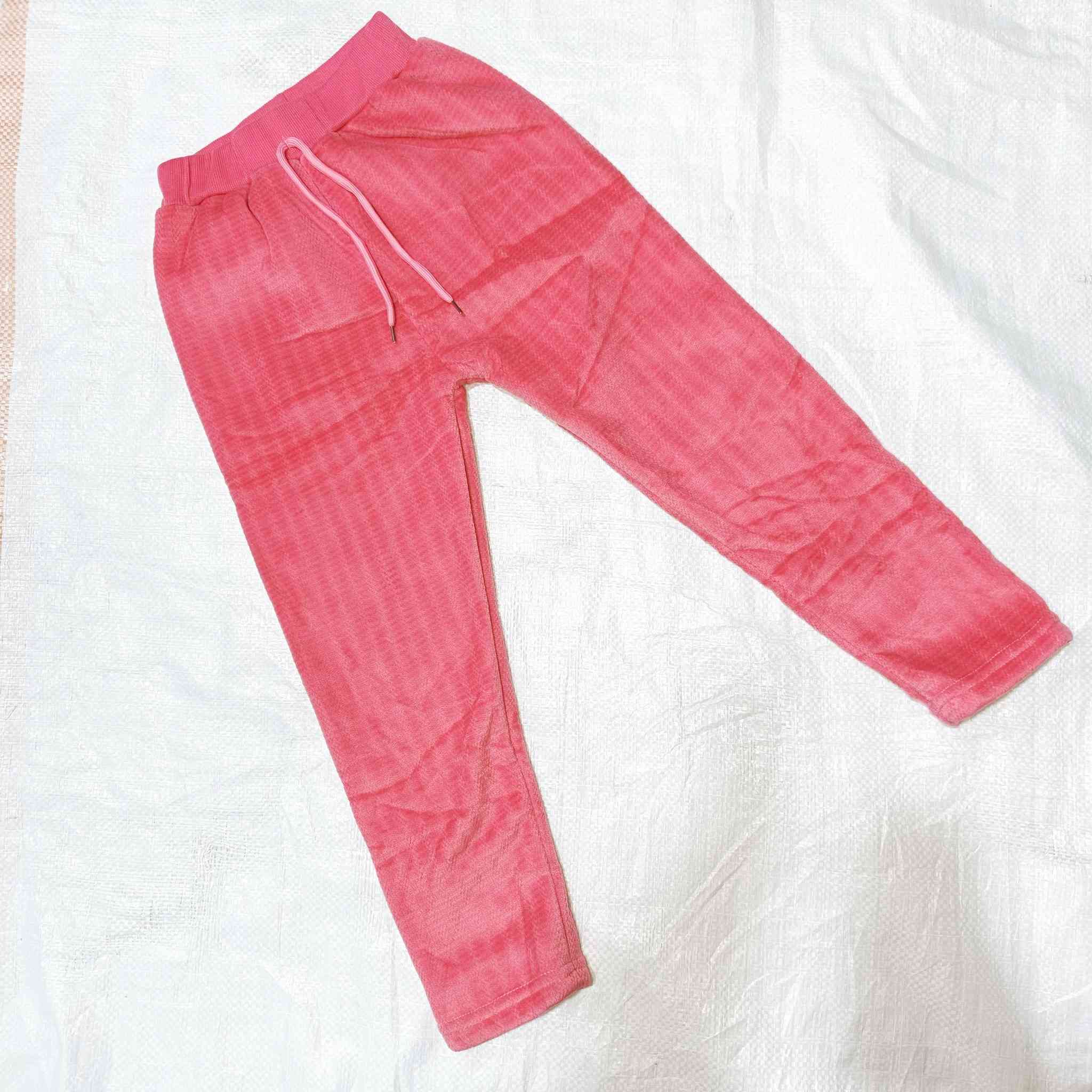 تراك بناتي قديفة سحاب، خامة ثقيلة مبطنة.
آخر قطعة متوفرة لدينا 
قياس 8 
السعر 5000 
يوجد توصيل


**إذا كنت صاحب هذا الإعلان وتريد حذفه لأي سبب، رجاءا أرسل رسالة إلى الدعم الفني**