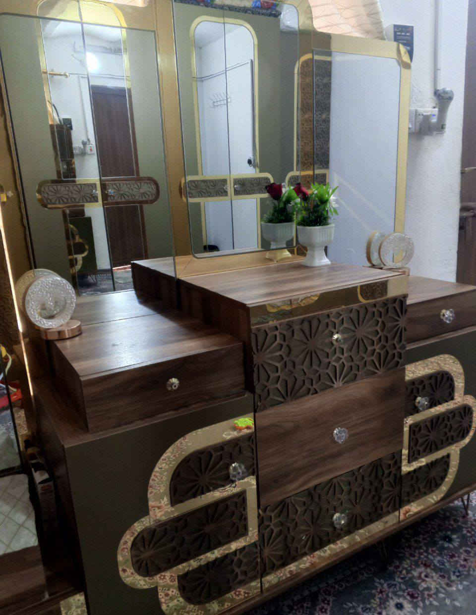 غرفه نوم تركي للبيع 9قطع  بسعر مليون 350وبيه مجال بسيط عرض الكنتور 3امتار ‏‪***********‬‏
