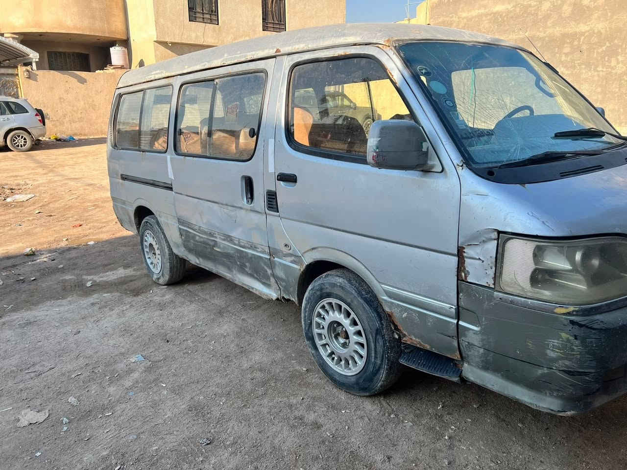 سلام عليكم سياره بورلارسن سياره حره رقم بصره راعيه موجودبس  ماوصله سنويه منتهيه موديل 2008 هاذ لبدي شوف لعين مكينه بيه خيط تبخير مكاني لبصره شط العرب *********** السعر 22 وبيه مجال
