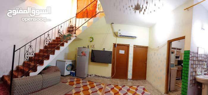 🏡✨ بيت للبيع – قضاء أبي الخصيب / مقابيل مدينة الأندلس ✨🏡
للبيع بيت مساحته 200 متر 🏠
بناء ثرمستون + ملبوخ 🔨
واجهة على شارع 30م 🚘

📍 تفاصيل البيت:
🛏️ غرف نوم عدد (3)
🚿 حمام داخلي + حمام خارجي
🛋️ دوانية + استقبال
🧱 الأرضيات كاشي
✅ البيت ملك صرف باسمي
✅ موقع مميز – جاهز للسكن مباشرة
📍 مقابيل مدينة الأندلس
مقابيل كليه الاداب الجديده
وجوازات و المحكمه💰

📞 للاستفسار: ***********
