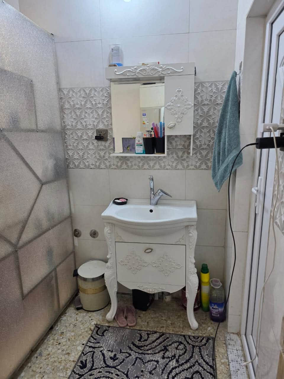دار 80 متر للبيع طابو صرف
يحتوي  على هول صالة

منور مطبخ  غرف نوم عد3

حي الجهاد الخارجية منطقة جدا راقية

للاستفسار *********** بي واتساب. بسعر مناسب
