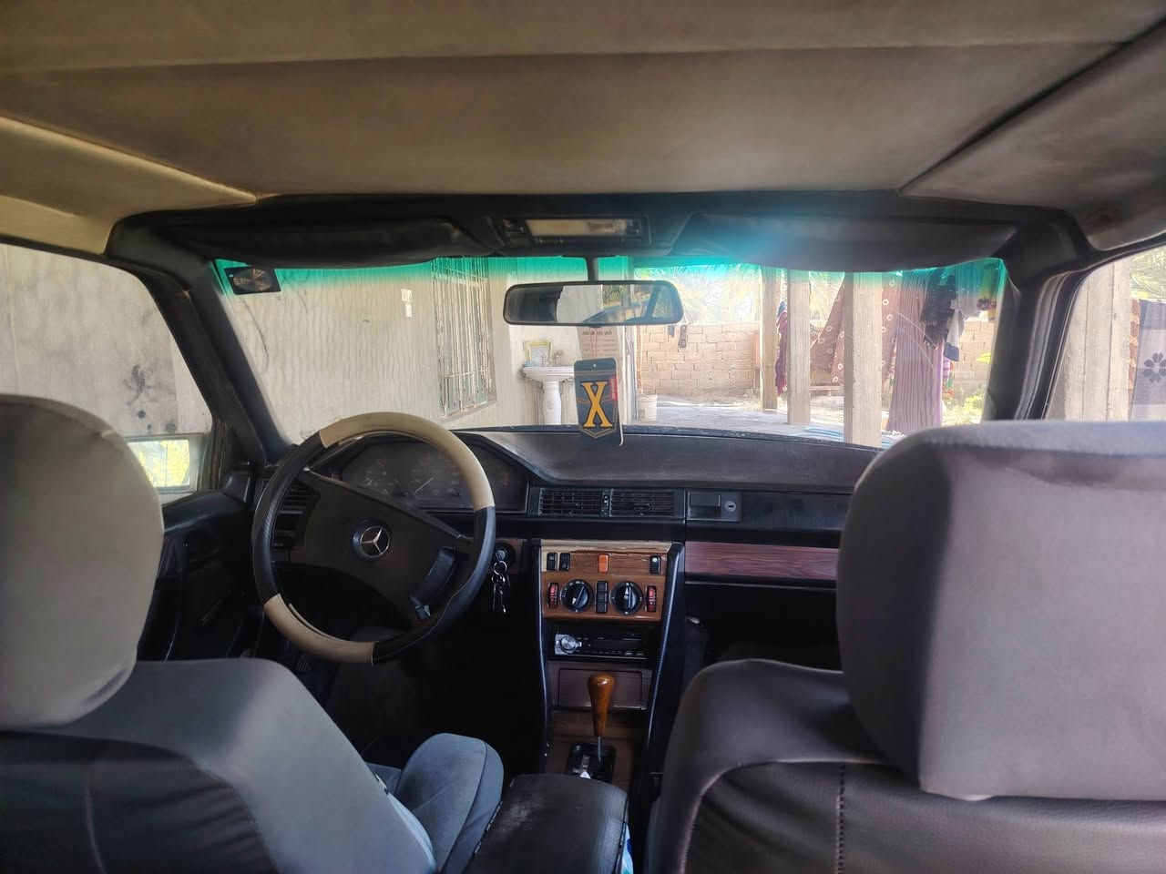 للبيع
موديل ٧٩
كير ومحرك بطه شرط قبل شهرين مشدود
مصبوق عام جماليه بدون اي ضربه
سياره جاهزه خير من الله مال جناي
السعر 55 ومجال بصيط 
*********** رقم صاحب السياره
