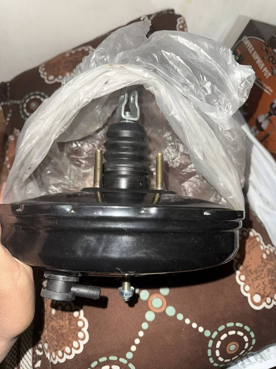 غراض جيلي أم كي ٢٠١١ 
تاروسه بريك السعر 45 الف 
مشط ستيرن السعر ١٢٥ الف 
مكاني المحموديه ***********
