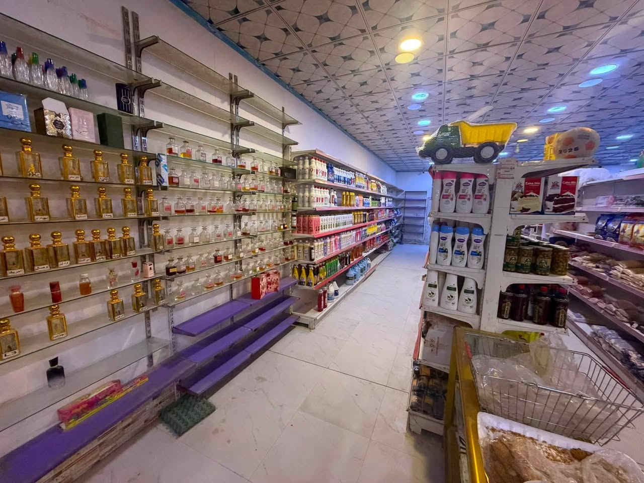 محل الايجار + محتوياته محل جاهز بس نقص مسواك النجف شارع المطار القديم/ ***********
