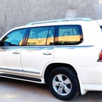 لاند كروزر • ٢٠١٤ • رقم بغداد