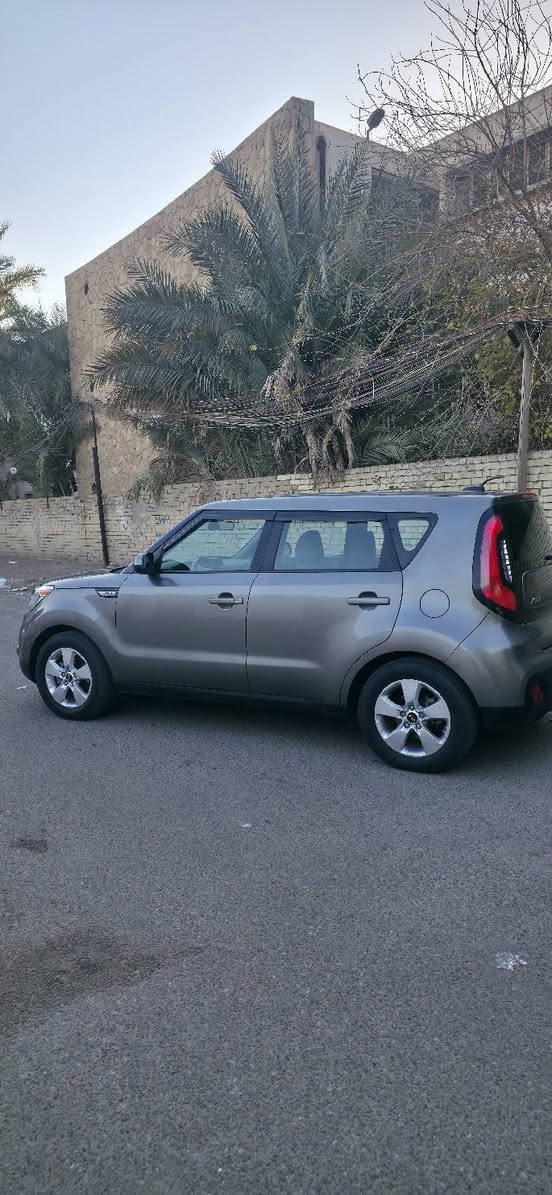 سلام عليكم 
صول 2017  رقم اربيل 
هزه وسنويه جديد 
سياره حادثها جاملغ فقط 
كلش جديده بمعنى الكلمه 
مكينه 2000 مكفوله لا فتح ولا صوت ولا تبخير 
شاشه 
تحكمات  
مو درايف 
سياره معتنين بيها صدر كير مكينه بشرط 
كشر صافي جداً فقط جاملغ مبدل ومصبوغ 

مكانها بغداد 

سعر 120 بيها مجال للشراي 
*********** بغداد, العراق
