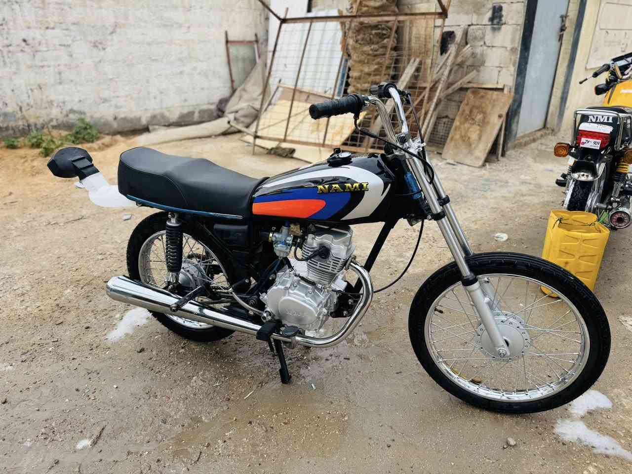 #للبيع
إيراني اصلي شاصي مديل (21) ستوها معمره وشوفت عينك
النضافه سنويه دراجه ثاني يوم مداور مكاني النجف ابوصخير السعر بلخاص وشراي بي خير ويدلل
***********
