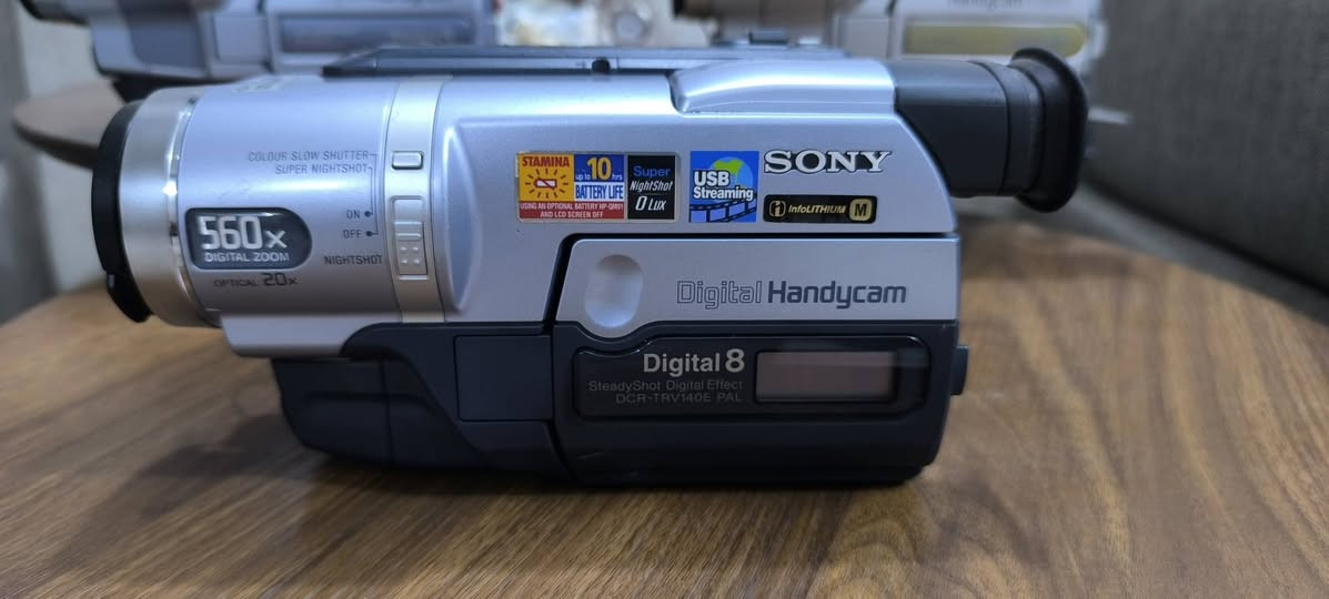 السلام عليكم
كاميرات فيديو 
ماركه SONY
حجم 8 ملم 
ياباني 
بدون ملحقات فقط كاميرات 
فحم ابيع هل موجود
بدون اي ضرر 
السعر للكل 100
التوصيل 5 بغداد 6 باقي المحافظات


**إذا كنت صاحب هذا الإعلان وتريد حذفه لأي سبب، رجاءا أرسل رسالة إلى الدعم الفني**