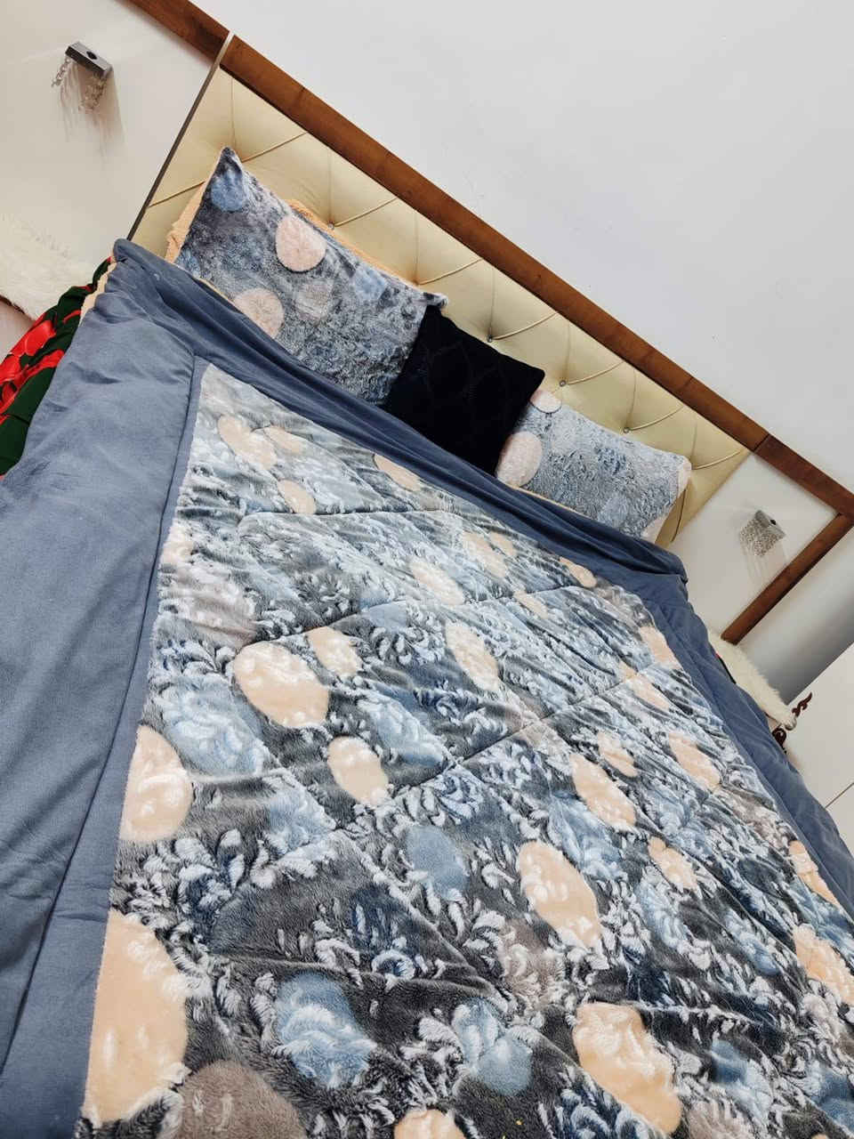 غرفة نوم للبيع تركي ٦ قطع استعمال قليل نظيفه نظافه مثل ماواضح بلصور للإستفسار  *********** أو تلي @Ram24320
