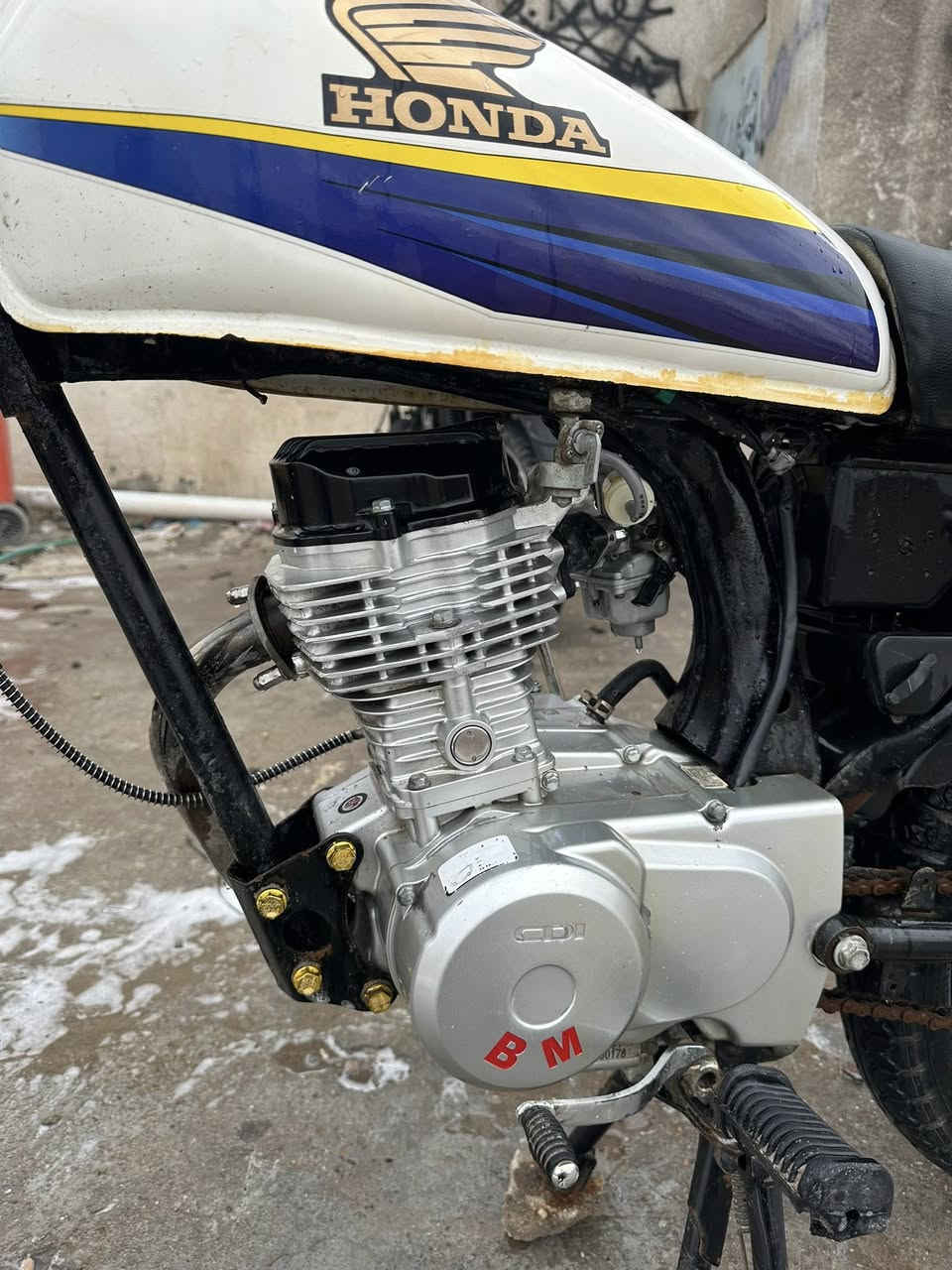 تعمير جديد سيجي بي ام مكينه بطله معدل شرط ١٣٠ صارله اقل شهر من معمره دراجه سامته ونصبه شوفه عينك سيبايه ثقيل كشن تفصال دواسات تفصال دراجه مرتبه وبرغي مامفتوح بيه سعره ٥٥٠ مجال حك الجيه مكاني كزيزه رقمي ***********
