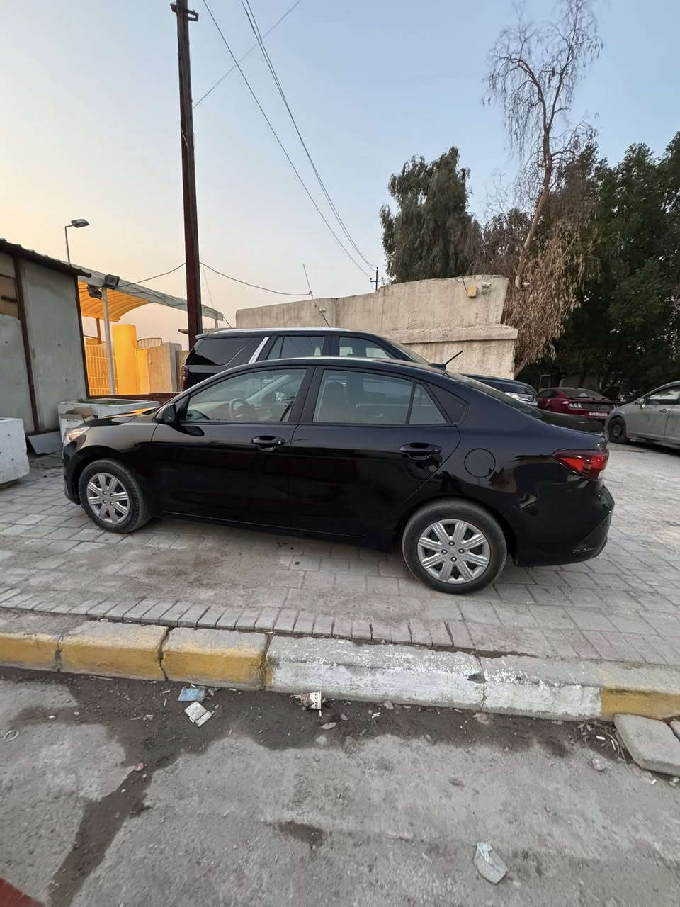 كيا ريو موديل 2022 امريكي للبيع
• ماشيه 47 الف (40 الف مشي امريكا بالعراق ماشيه 7500)

• المواصفات : 

نظام قيادة سبورت SPORT وعادي

كاميرا خلفية دواره

مانع انزلاق

تحكم ستيرن جهتين

بلوتوث + مدخل USB

شاشة كار بلي بلادي 

مود درايف  مانع انزلاق  حساس اطار  

محرك 16 دوش رقم بغداد

ضررها بامريكا 

 ضررها موضح بالصور بدون ايرباك بدون صبغ تعديل على البارد فقط بلامارات

رايدها ١٣٠ بيها مجال بسيط 

• مكان السياره بغداد 

للاستفسار الاتصال عل رقم ***********

•
