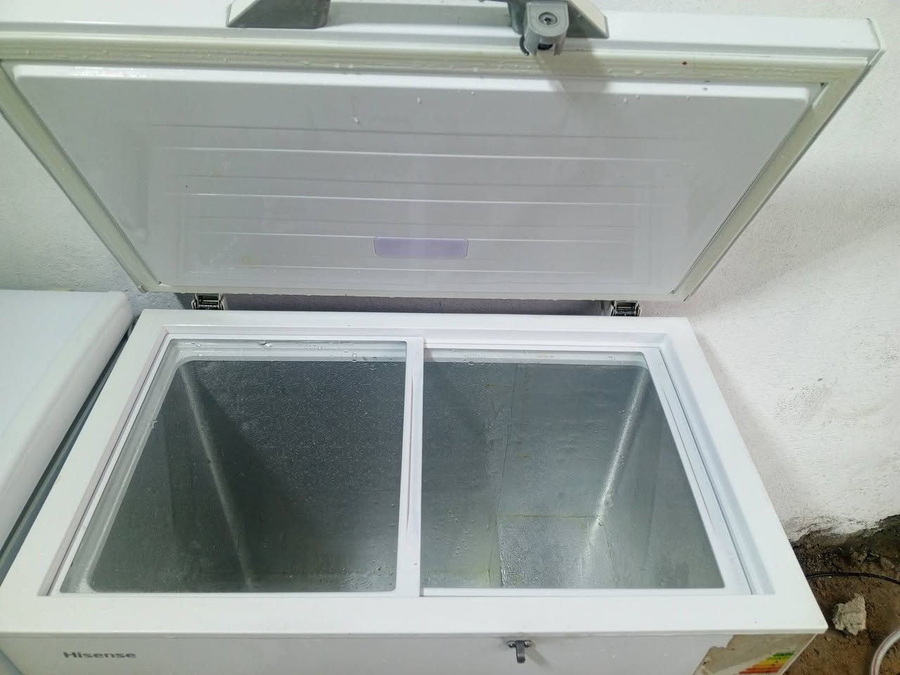 سلام عليكم مجمدات جديد مقروصات شركه مامصلحات سعر الوحدا 150مكان بياع ***********
