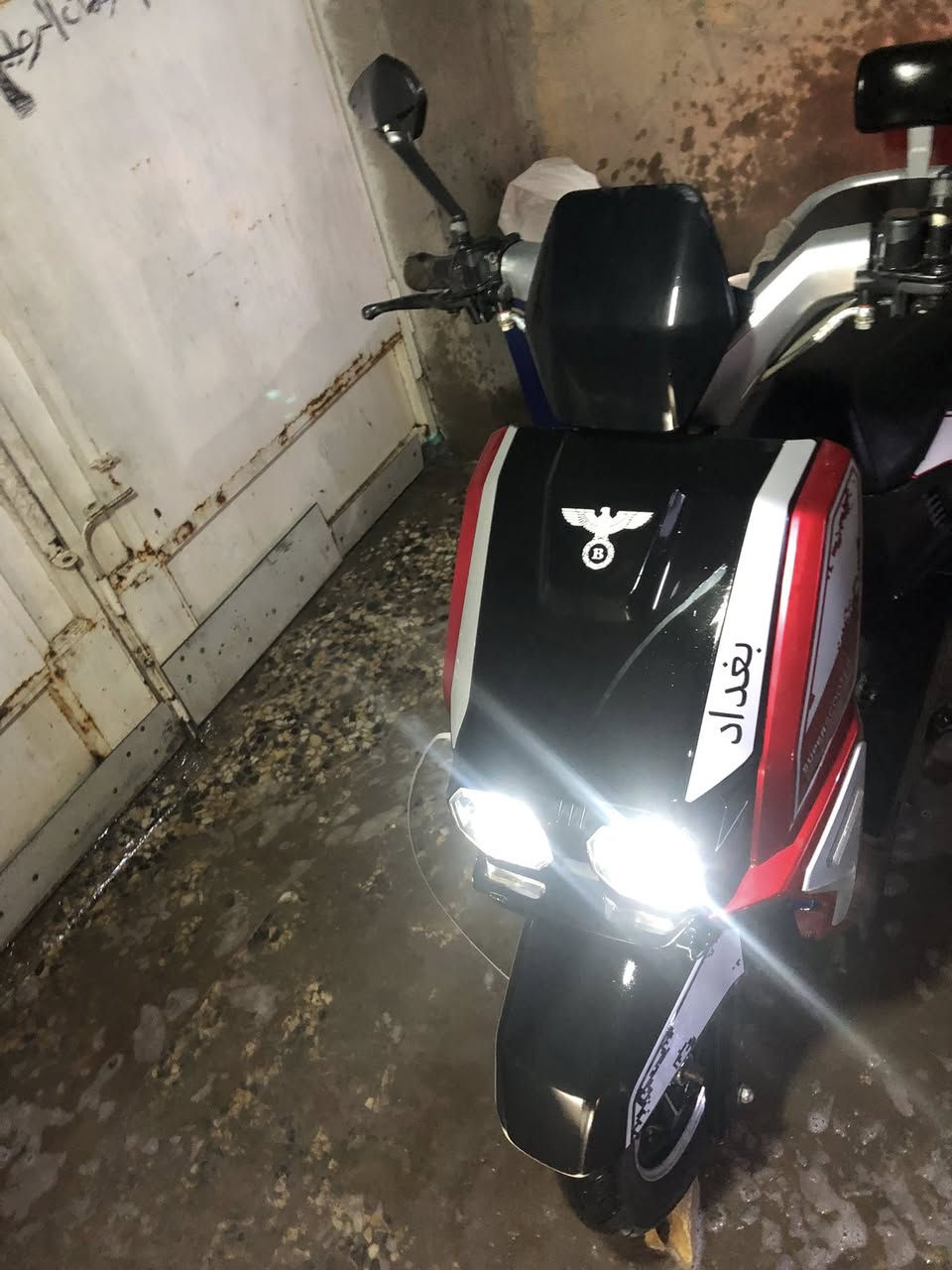 السلام عليكم للبيع دراجة شحن كلش نضيفة ست بطاريات سرعة 65
نضام تشغيل سويج وبصمة عن بعد نضام امان نضام رجوع للخلف اشارة يمنة ويسرة ودبل اشارةبريكات امامية وخلفيةدسك لايت ابيض عالي وناصي 
السعر 750 وبيهة مجال 
مكاني بغداد الامين 
متواجد خاص واتصال ع الرقم***********
