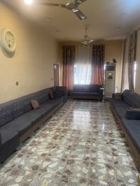 تخمين مستعمل ٢٠مقعد للبيع  السعر ٥٠٠ ٠٧٧١٢٥٧٩٠٨٠