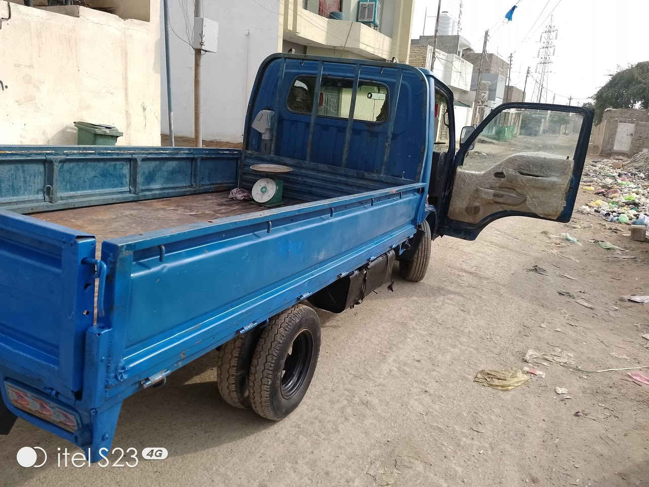 من رخصه لمدير
فنتيره لسعر ب28.بيهه مجال قليل .موديل 98.  رقم اسود بس ابيع كوم حديد اتكفل عشاير وسرقه قواطي مال لشاصي مصلحات كير اكسل كفاله مكينه بخار بدون صرف تخم تاير باتري جديد سلف داينمو جدد. شرط لصبح نكره قماره قلاب مكان بغداد ***********
