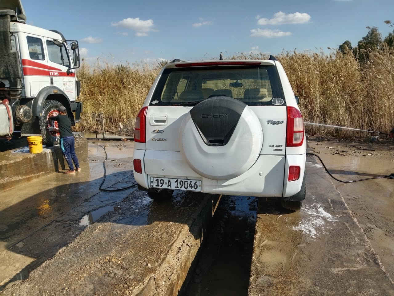 السلام عليكم للبيع تيكو موديل 2013 سياره جاهزة كير مكينه تبريد حداديه كله جاهزة مكفولة من الضربه بيه صبغ بسيط جدا سنويه جديده رقم دولي فول اوتوماتيك مكانه حله السعر 49 الاتصال ***********
