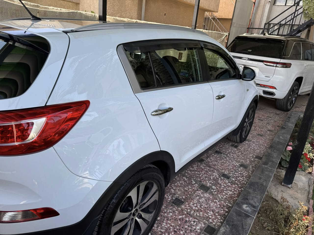 للبيع سبورتج ٢٠١٤ خليجي مكفوله فول بصمه بنوراما السياره باسمي السعر ١٦٤$ للاتصال ***********
