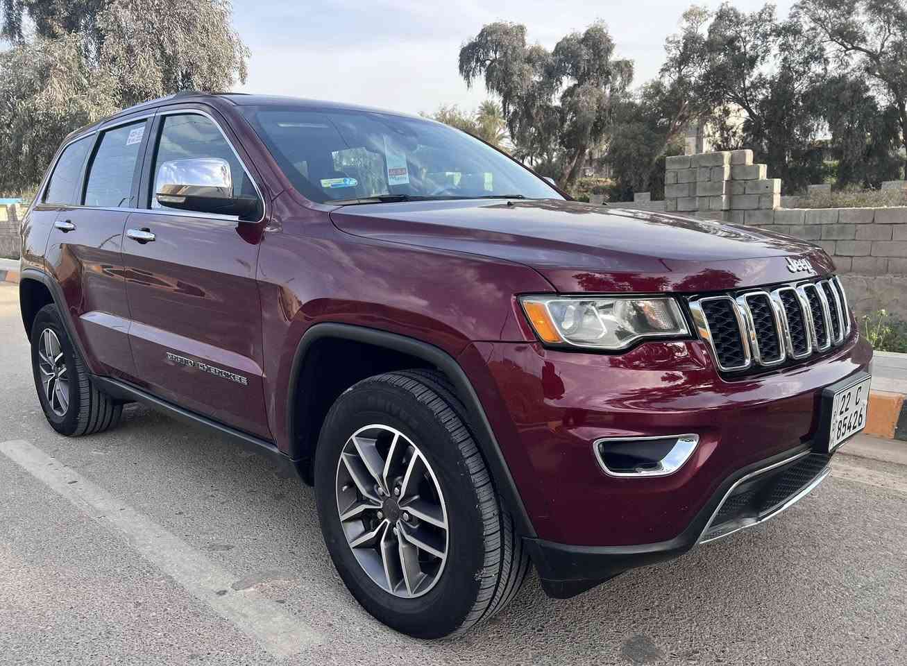 السلام عليكم للبيع  Jeep Limited كراند شيروكي
ي

او مراوس حسب القناعه وشرط بدون ايرباك

▪️ الموديل: 2021

▪️ الممشى: 101 مايل

🔹 حادث أمريكا: بارد باب الصدر والسايق مسحوبات كارت بس مكان الطخه موضوح بصور الحادث وبل عراق صبغ قليل بلچاملغ الامامي اليمنه اثر طخه دراجه

صور الحادث نزلتهن كاملات والسياره احنه رقمناه على ايد وحده

المواصفات:

◾️فتحه سقف

‏◾️4x4

◾️ ماوس تحكم وضعيات القياده

▪️ محرك 3600

▪️ بصمة تشغيل + بصمة أبواب

▪️ تشغيل عن بعد

▪️ مقاعد جلد

▪️ كراسي 2 كهرباء 

▪️ تدفئة للمقاعد الأمامية + الخلفيه

▪️ مقعد السائق ميموري

▪️ باب جنطة كهربائي

▪️ شاشة كبيرة مع كاميرا خلفية

▪️ حساسات خلفية

▪️ إشارات بالمرايا

▪️ تحكم بالستيرن

◾️ محرك كير صدر تخم تاير كله مكفول ونصبه السياره احلا من الصور وماداير بانزين عادي ابد وعلى ايدينه جبناه كاتي ورقمناه

✨ السياره جاهزة بدون أي نواقص 

اخوان السوگ كلشي بي بس تبقه ضرر  السياره والنضافه تحكم وادعولنه بلرزق تحياتي 

📍 العنوان: بغداد _ حي الجهاد

💰 السعر:27,500 وبيه ومجال بسيط

📞 الهاتف :- 0772404474

الشراي يتصل لئن ذاكر كل التفاصيل


**إذا كنت صاحب هذا الإعلان وتريد حذفه لأي سبب، رجاءا أرسل رسالة إلى الدعم الفني**