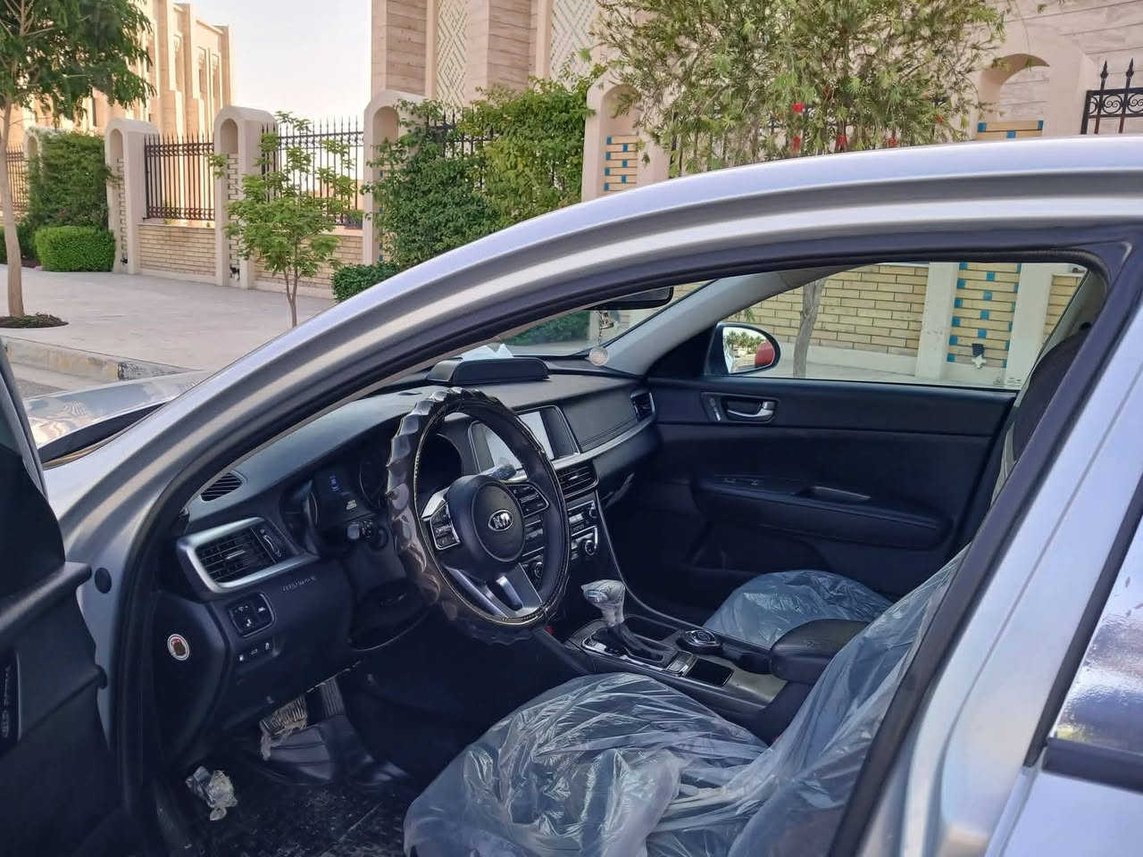 السلام عليكم
️ كيا اوبتيما 2020  مستعجل للبيع بسبب ظرف

وارد امريكي ،حادث باب ،صفحه اليمنه

 كير ومكينة كفالة،وضع شركه

 رقم اربيل بسمي تحويل ،شوكت متريد

 مواصفات السيارة:

 أشاير بالمراي

 رادار،خلفي امامي

 شاشة جبيرة

كاميرا،خلفيه دواره

 ليدات أمامية 

 تحكم ستيرن، جهتين

 لايت عالي ناصي زينون

 رادار جانبي،مع نقط  عمياء ،ماشيه70 الف

تخم تاير جديد

تبريد ثلج

 اشاير بل مري

محرك 2400

صندوك بصمه

 وحساسات امامي خلفي

كروز تحديد سرعة

 سايد بريك بالرجل سعر البيع 15  المكان بغداد،،***********
ممتواجد ع فيس اتصال فقط

