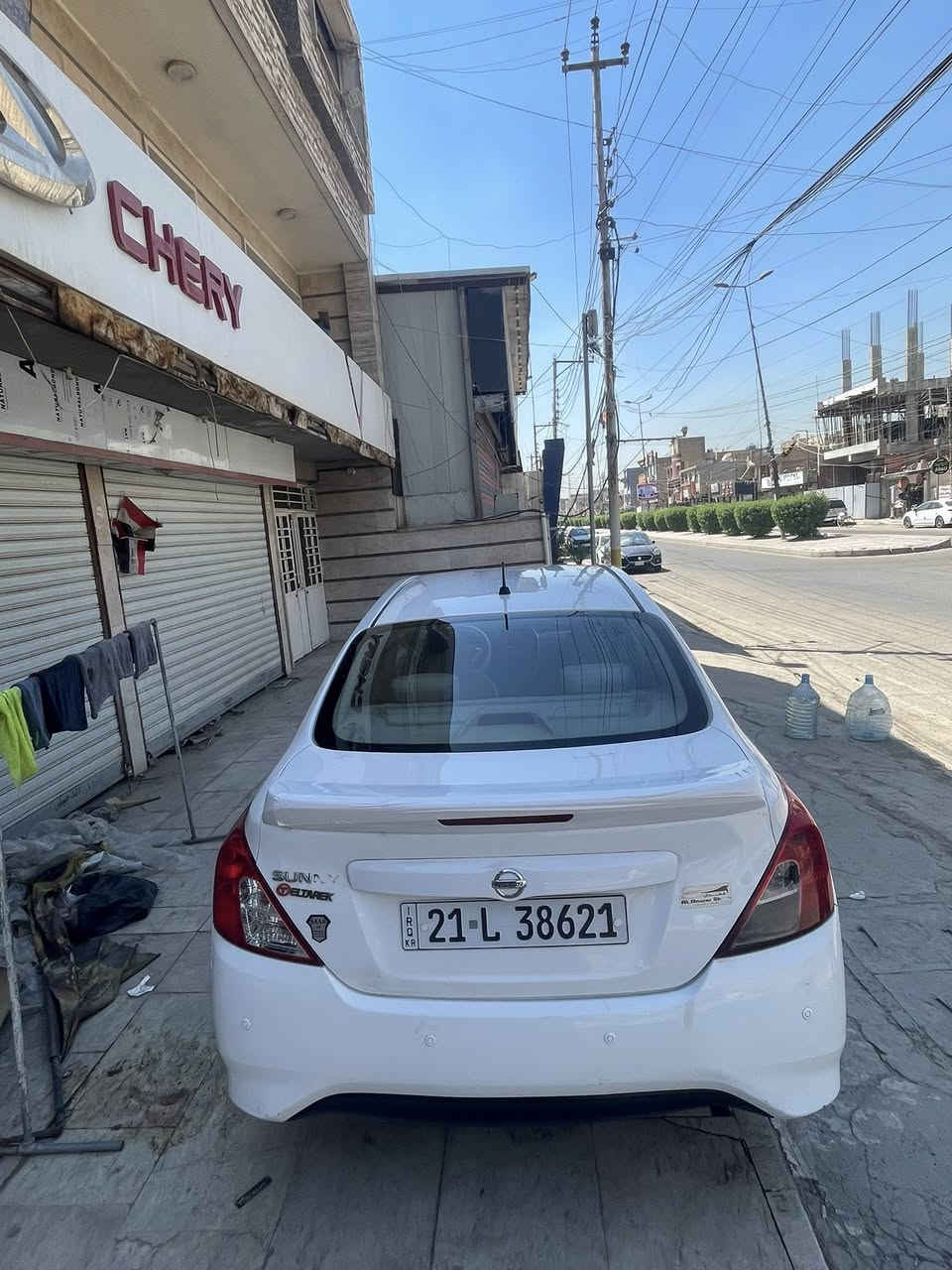 سلام عليكم نيسان صني هني أم بليته زركه مديل ٢٠٢٤سياره مكفوله صبغ بيه بنيد مبدل بدون داخل والقديم موجود سياره خير من الله مكينه كير صدر تبريد تخم تاير جاهزه من كلشي 
موصفات شاشه يدات نيكل تبريد قطعتين رقم سليمانيه جديد دولي تريد تحويل أو وكاله مكان بغداد
سعر ١١٣بيه مجال
ماشيه 80000
***********
