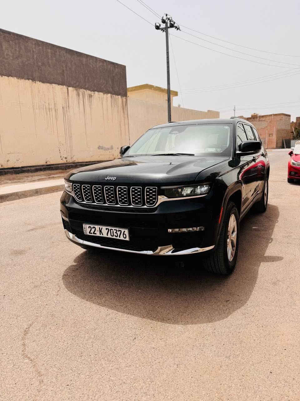 Jeep Grand Cheroke Limted  L2021
سبعة راكب 
الموديل : 2021.
المحرك : V6.  3.6L . 
ماشيه 31 الف  ميل  
المواصفات: 
السياره فول عدى البانورما
* دفع رباعي 4*4 AWD 
* رادار امامي وخلفي مع مانع تصادم . 
* تحذير الخروج عن المسار . 
* تحذير النقطة عمياء 
* ويل قياس 18 انج .* 
* كاميرا خلفية . 
* المصابيح الأمامية ليد .
* حاجب زنون .
*المصابيح الخلفية ليد . 
* تشغيل عن بعد .
* صندوق كهربائي .
*حساس امطار . 
* المقاعد الأمامية كهربائية .
* المقاعد الأمامية والخلفيه تدفئة .
* ستيرن فول تحكم .
* سستم صوت Alpine . 
* انارة داخلية LED . 
* حساسات خلفية . 
* 7 راكب .
* مكيف خلفي مع وحدة تحكم منفصلة . 
* تدفئة ستيرن . 
* مرايا متحسسه للضوء العالي . 
* مانع تصادم خلفي .
*نظام ترحيب ودخول بدون مفتاح . 
* بلوتوث تلفون . 
* محدد سرعة . 
* نظام التشغيل والاطفاء الاوتوماتيكي 
* سايد بريك كهربائي .
*الغرفة الداخلية سوداء 
الحادث موضح بالصور 
تبديل فقط قطعه واحده 
السياره داخله ع إربيل 
المكان الناصرية 
السعر  295 $$


**إذا كنت صاحب هذا الإعلان وتريد حذفه لأي سبب، رجاءا أرسل رسالة إلى الدعم الفني**