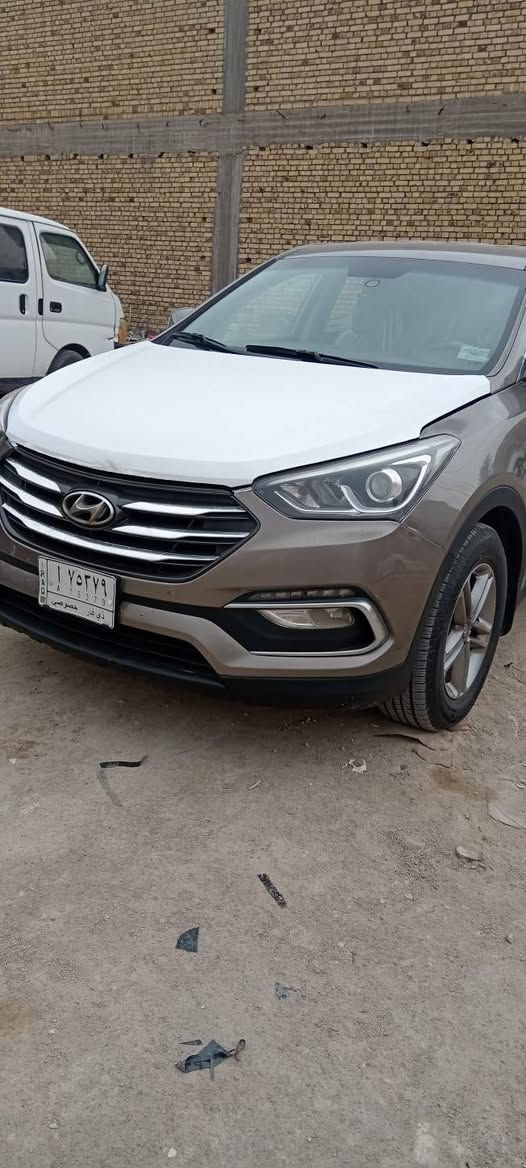 سنتافيا موديل 2017 رقم ذي قار حره باسمي مكينه اربعه سلندر مواصفات نص فول وارد امريكي جاملغ وبنيد بدون دواخل سياره جديده حداديه كارتون وتبريد ثلج وطخم تأير جديد  السعر 135 وبيها مجال مكانها ناصريه للاستفسار ***********@@
